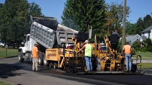 Best Asphalt Driveway Installation  in Aberdeen, SD